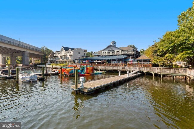 Building Photo - 1541 Colonial Dr