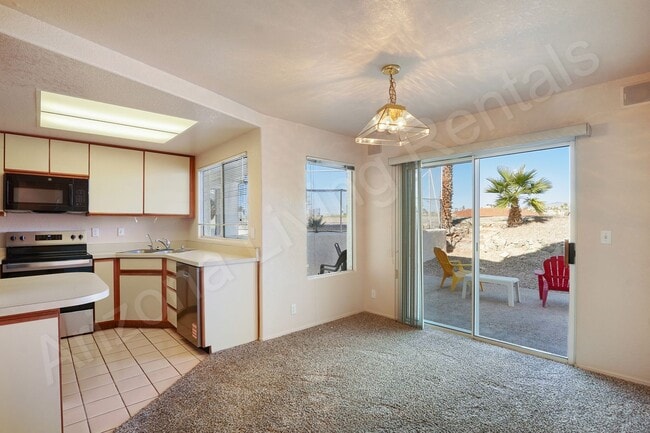 Building Photo - CONDO ON THE GREEN