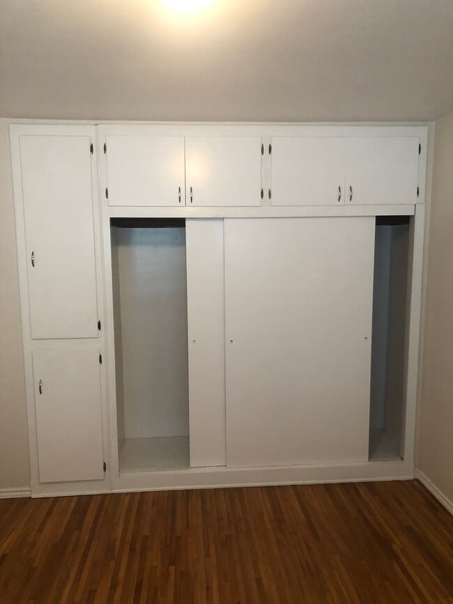 bedroom 2 - 1800 Green Ln