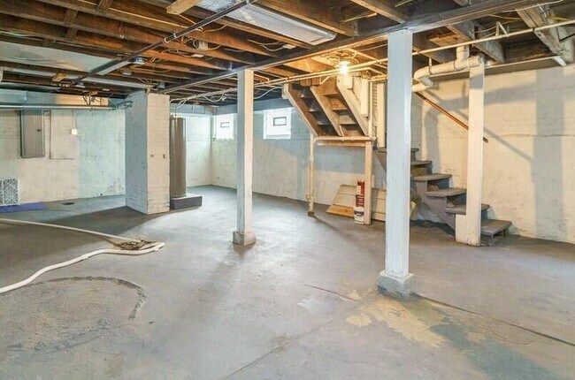 Building Photo - 1170 Walters St