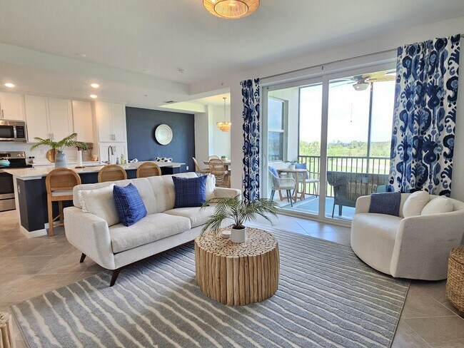 Building Photo - Annual UNFURNISHED or FURNISHED for your convenience: 2 Bedroom 2 Bathroom 2nd Floor Elevator acc...