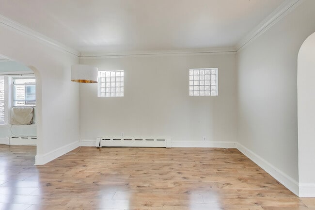 Building Photo - 620 Elgin Ave