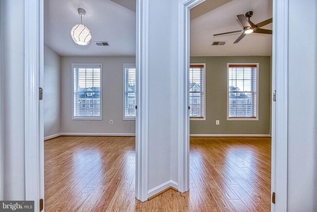 Building Photo - 208 Croft Square