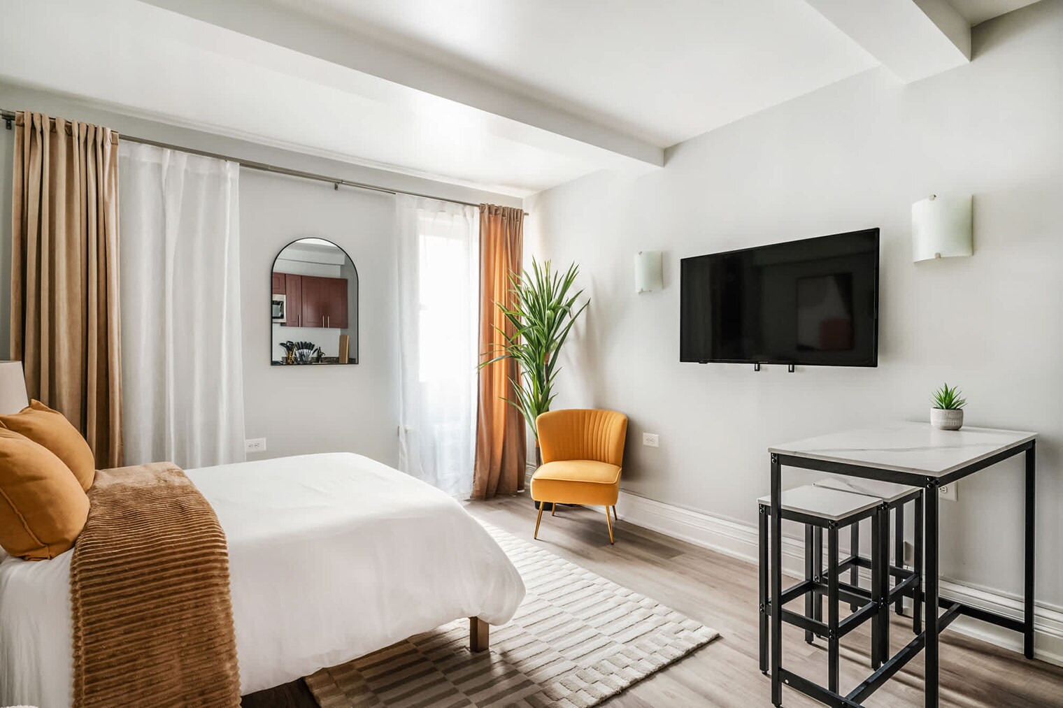 Building Photo - 240 W 73rd St