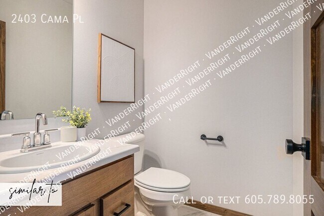 Building Photo - 2403 Cama Pl