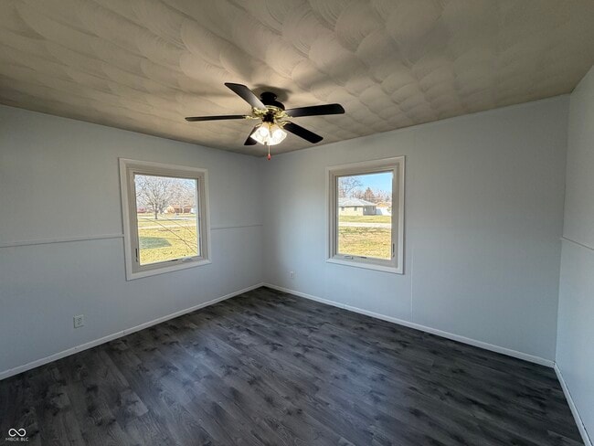 Building Photo - 5585 Gallagher Dr