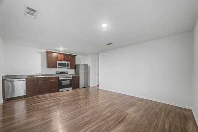Building Photo - 5409 Nielan St