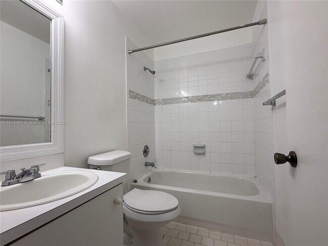 Building Photo - 17432 SW 140th Ct