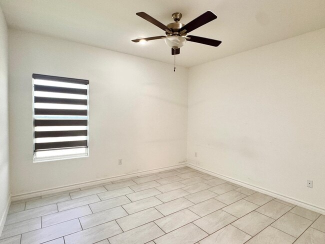 Building Photo - 9913 Kaspar Dr