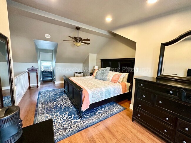 Building Photo - 138 Pius St