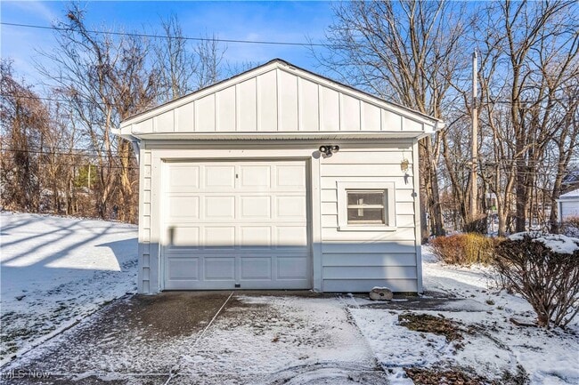 Building Photo - 12521 Park Knoll Dr