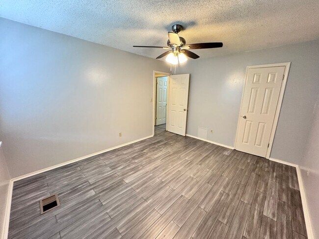 Building Photo - 1309C Access Road
