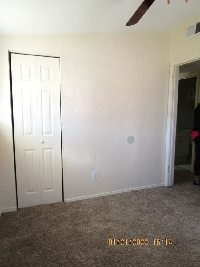 Building Photo - Very nice home located in the Gooch Area! No Pets!