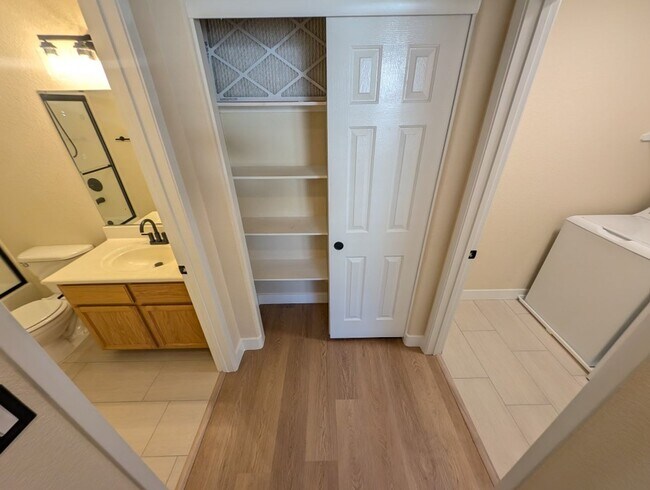 Building Photo - 89 Day Trade St