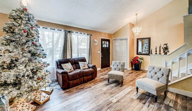 Building Photo - 504 S Laredo Cir
