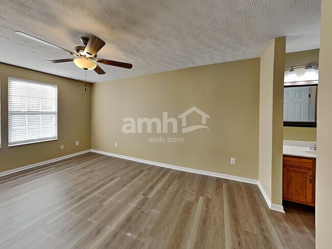 Building Photo - 368 Locust Forge Ln