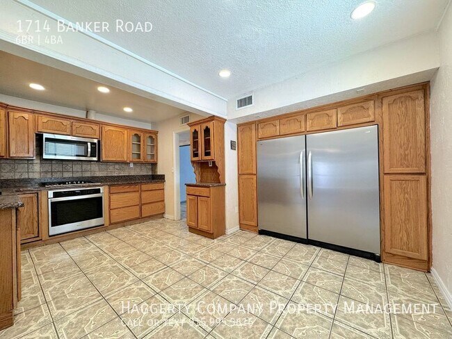 Building Photo - 1714 Banker Rd