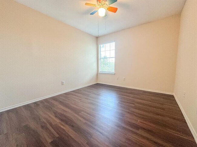 Building Photo - 1101 Whitley Dr