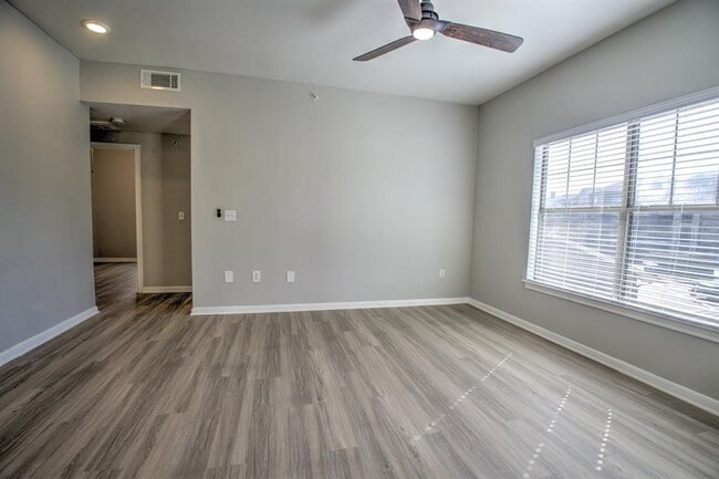 Building Photo - 2320 Gracy Farms Ln