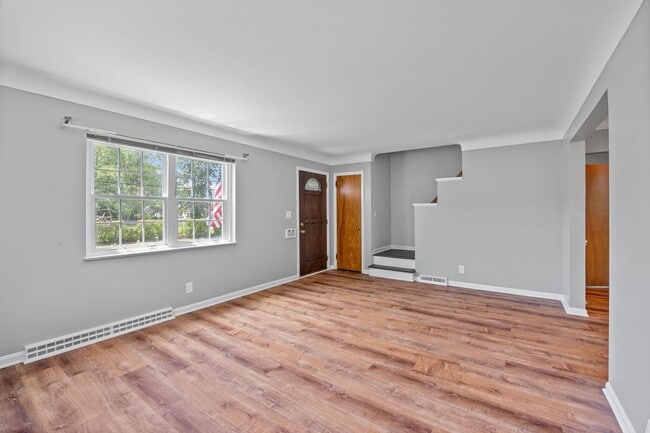 Building Photo - Delhi Township- Cute Single Family 4 bed, ...