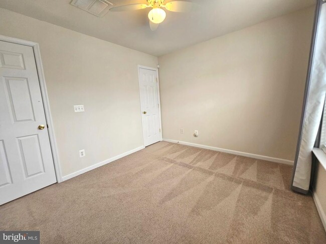 Building Photo - 1969 Peachtree Ct