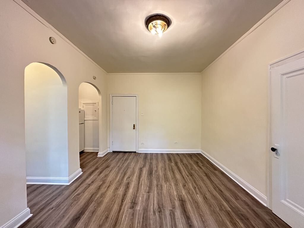 Building Photo - 2536 N Sawyer Ave