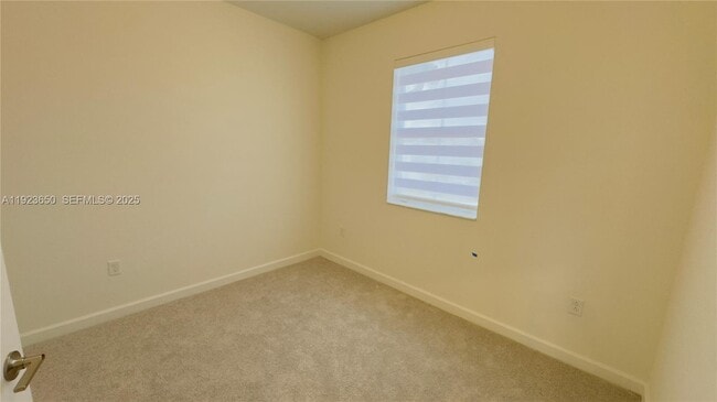 Building Photo - 2755 SE 25th Ave