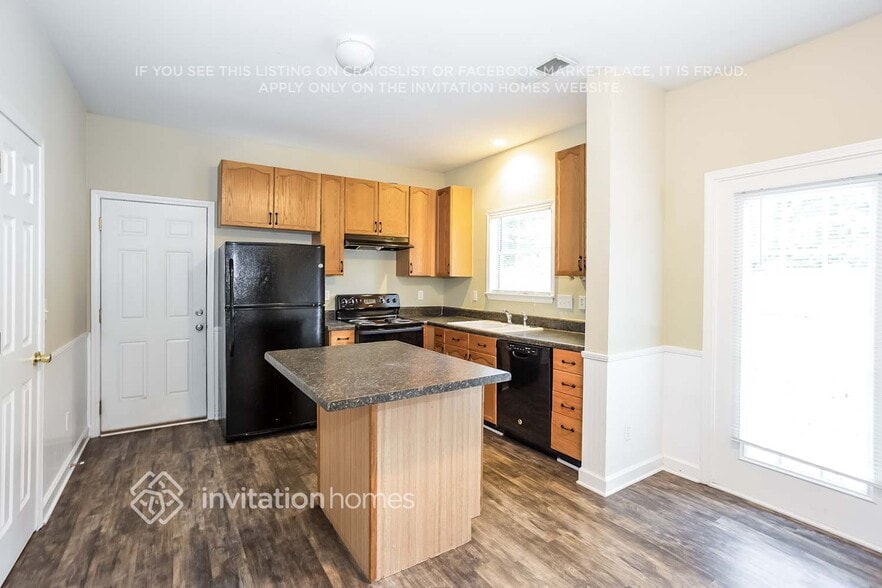 Building Photo - 9645 Melanie Thompson Dr