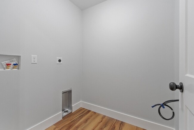 Building Photo - 18 Buttonwood Pl