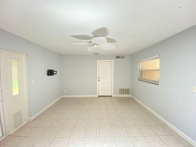 Building Photo - 104 Hatfield Ct