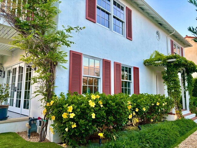 Building Photo - 1712 Anacapa St