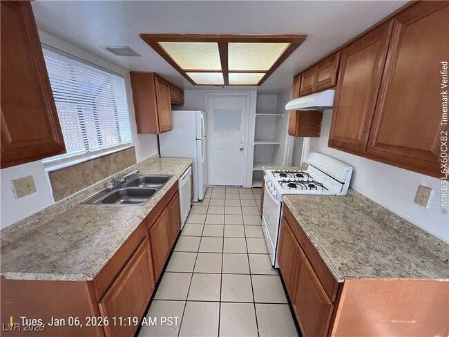 Building Photo - 6445 Hartwood Rd