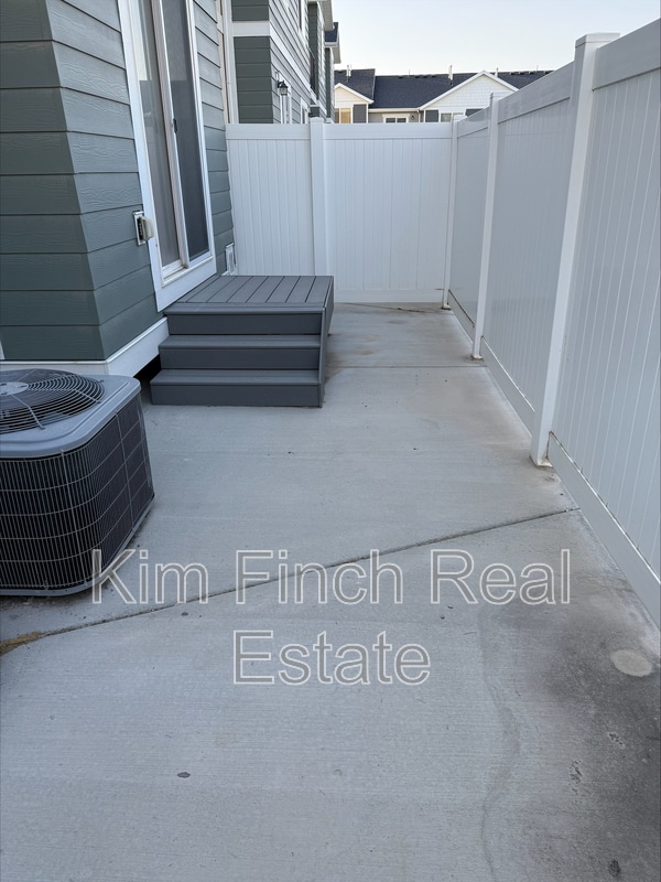 Building Photo - 536 N Willow Springs Ave