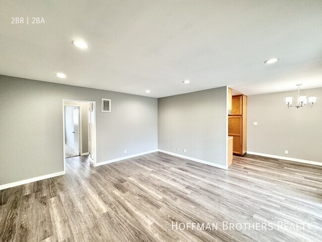 Building Photo - 5415 Newcastle Ave