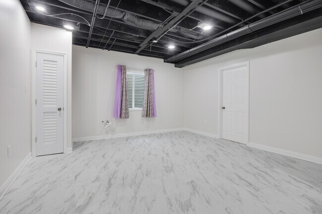 Building Photo - 2531 Basin Trail Ln