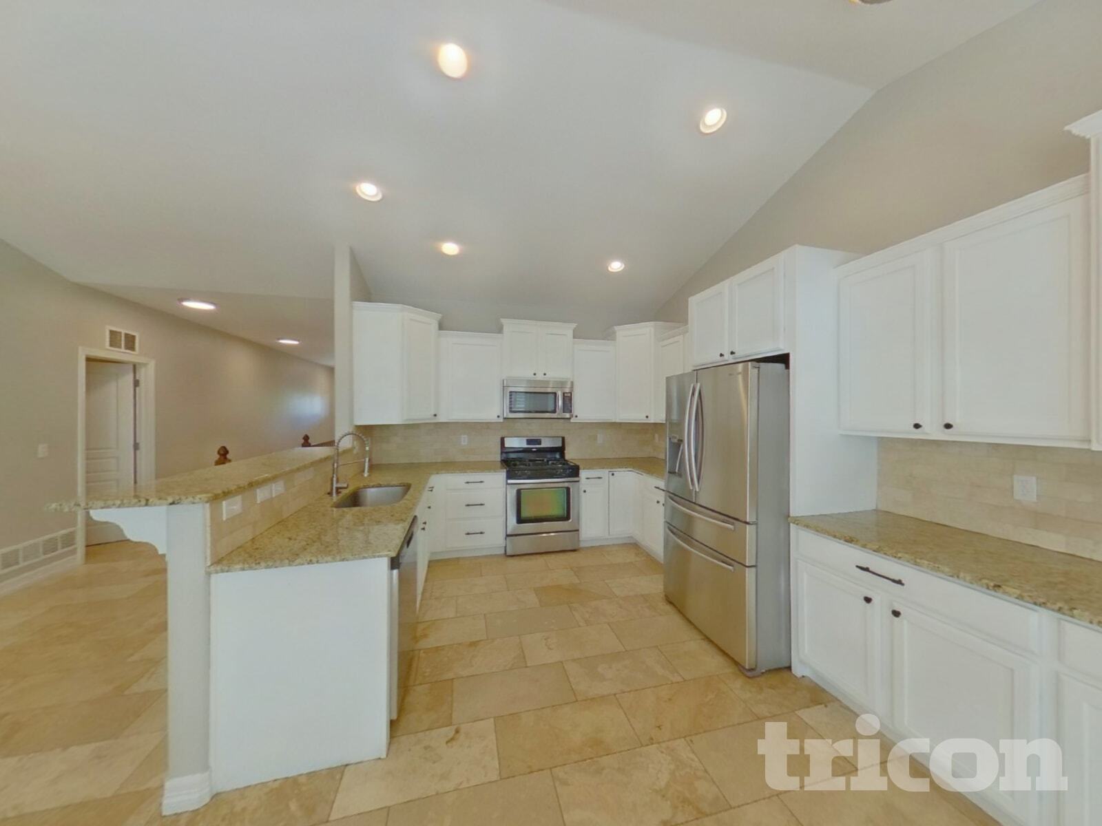 Building Photo - 6697 Cottonwood Tree Dr