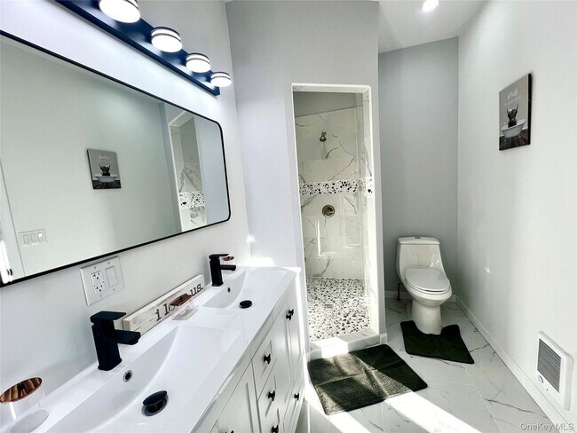 Building Photo - 128 W Main St