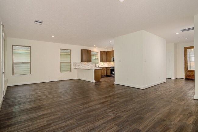 Building Photo - 27646 Mesabe Dr