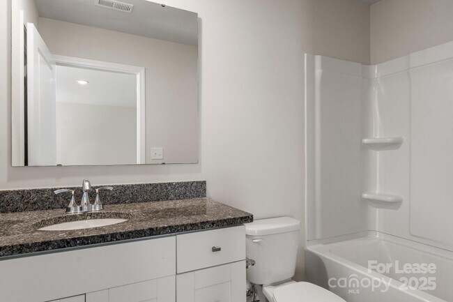 Building Photo - 117 Dogwood Vlg Trl