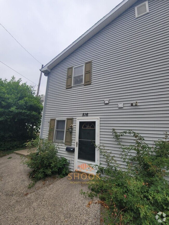 Building Photo - 516 S 4th St