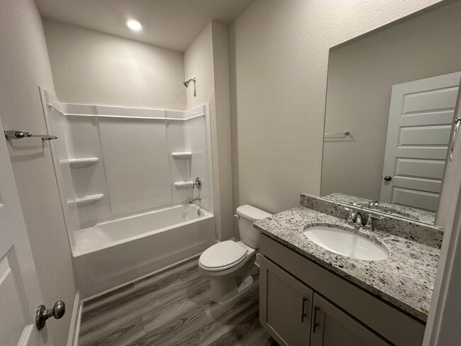 Building Photo - 146 Millet Ave