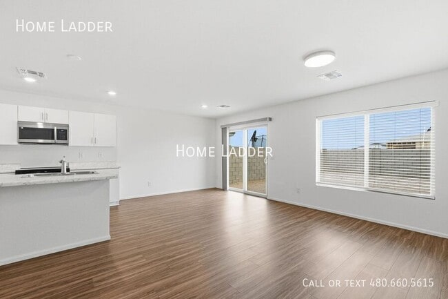 Building Photo - 1360 W Inca Dr