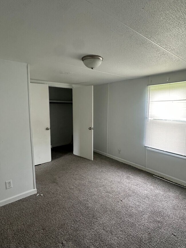 Building Photo - 6245 Speights Chapel Rd