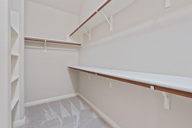 Building Photo - 1104 Lynsenko Dr