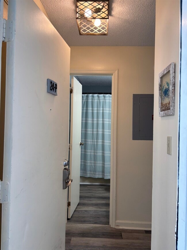 Building Photo - 3700 Golf Colony Ln