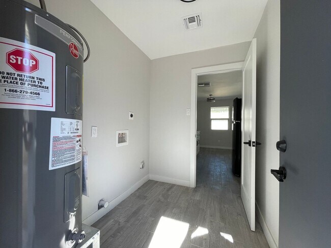 Building Photo - Charming 1 bed 1 bath in great location!