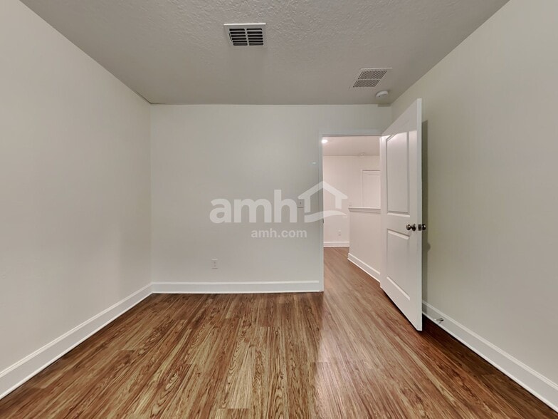 Building Photo - 2870 Calebs Cove Way