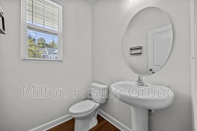 Building Photo - 63 Village Edge Dr