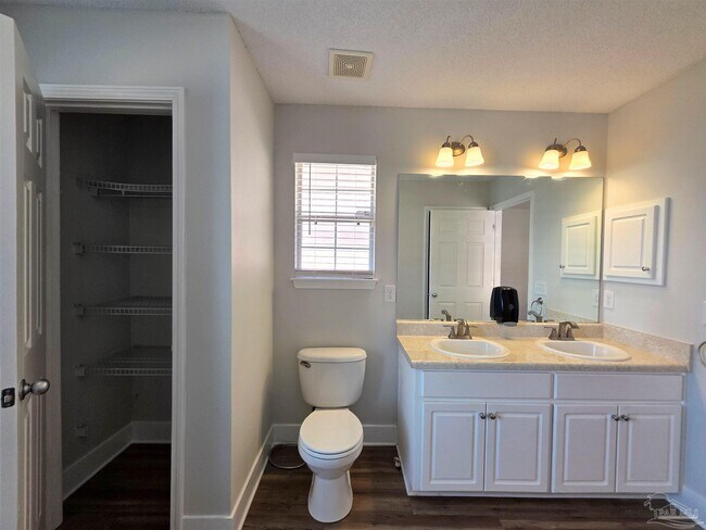 Building Photo - 5008 Orlando Ct