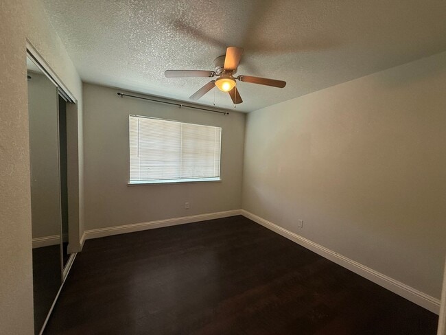 Building Photo - 7400 Loma Verde Way